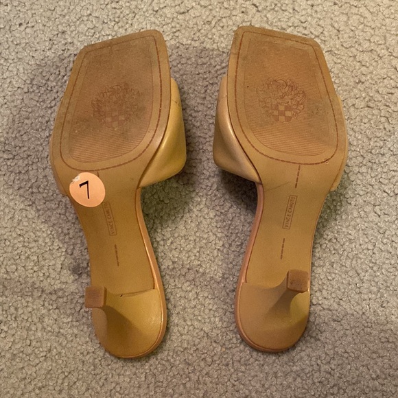 Vince Camuto tan heels. Size 7 - Picture 3 of 3